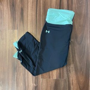 WOMEN’S WORKOUT CAPRI LEGGINGS